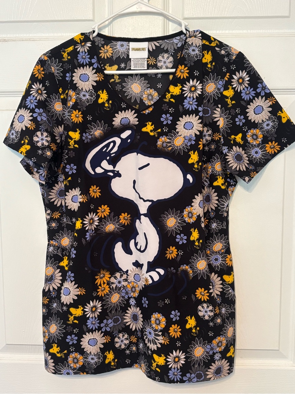 Peanuts Snoopy and Woodstock Floral Print Scrub Top. * BRAND NEW WITHOUT TAGS*